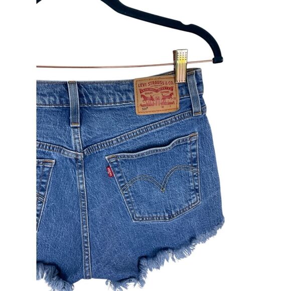 Levi's 501 Shorts - Picture 5 of 10